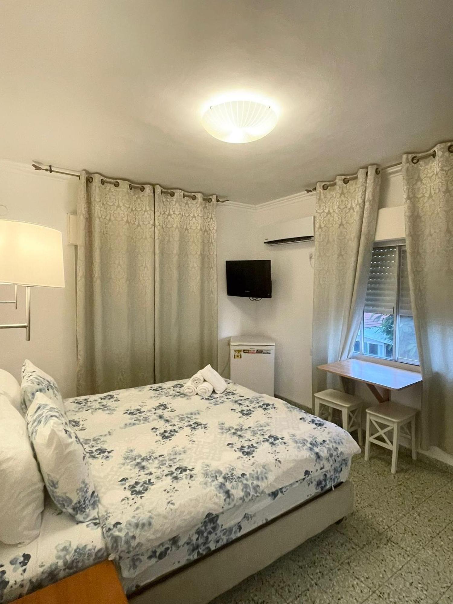 Amigo Hotel On The Beach Нагария Экстерьер фото
